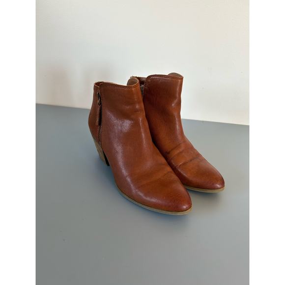Frye Shoes - Frye womens bootie size 6.5 brown leather heels zippers